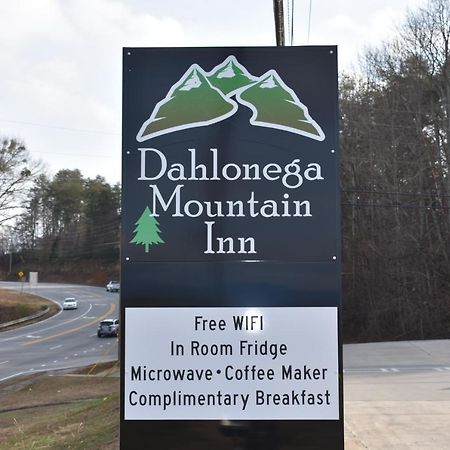Dahlonega Mountain Inn Экстерьер фото